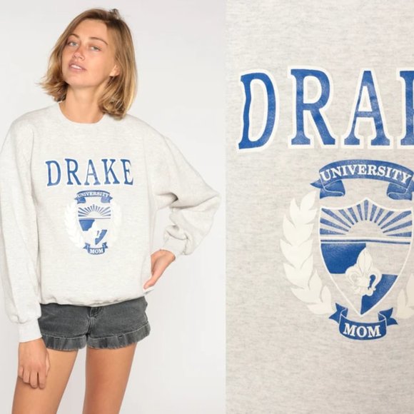 Drake University Mom Sweatshirt 90s College Parent Shirt Des Moines Iowa tee - Picture 1 of 2